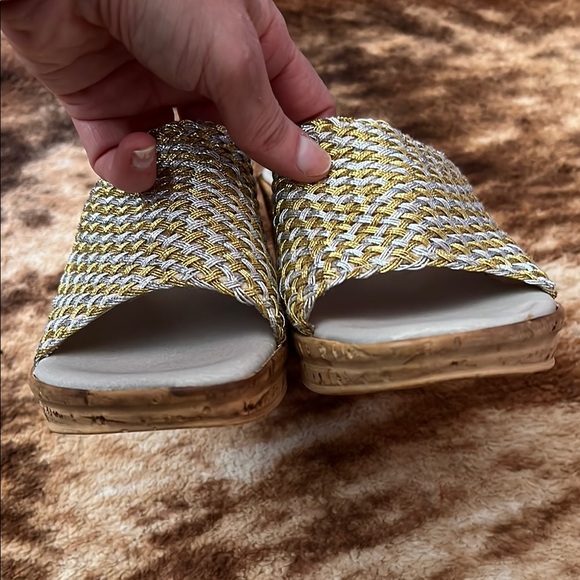Onex Women's Woven Gold and Silver Wedge Sandals size 39 - Picture 3 of 7